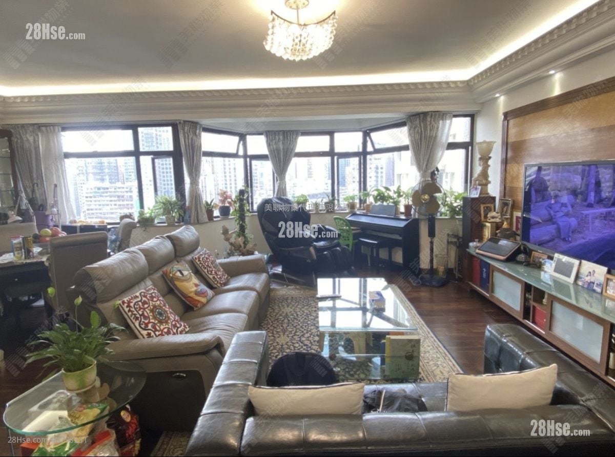 The Crescent Sell 3 Bedrooms , 2 Bathrooms 1,840 ft²