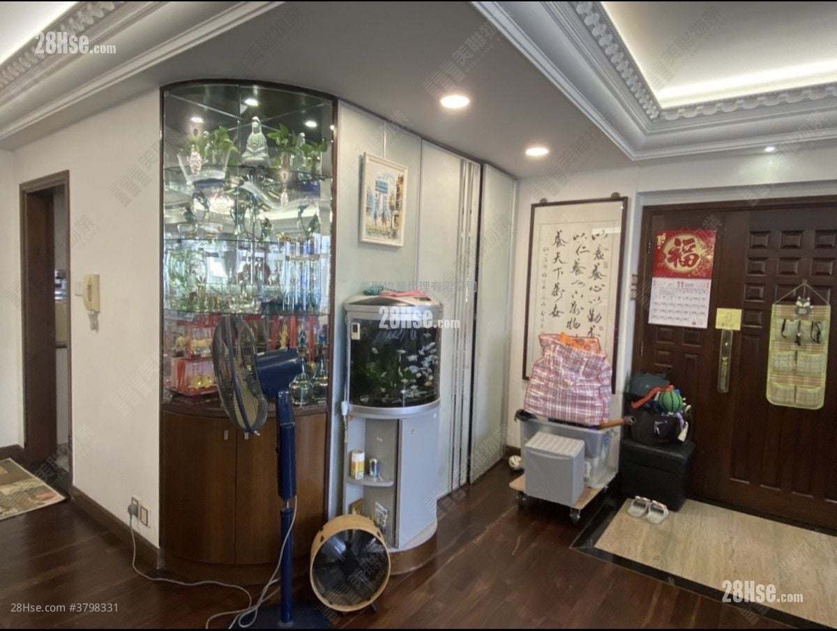 The Crescent Sell 3 Bedrooms , 2 Bathrooms 1,840 ft²