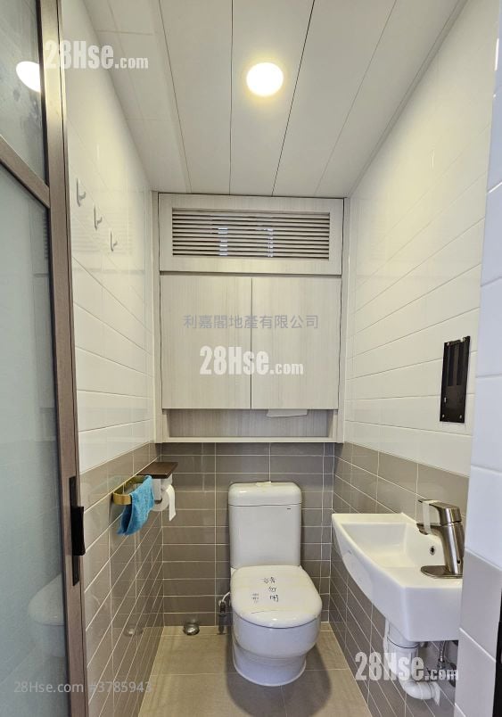 Heng Fa Chuen Sell 3 Bedrooms 615 ft²