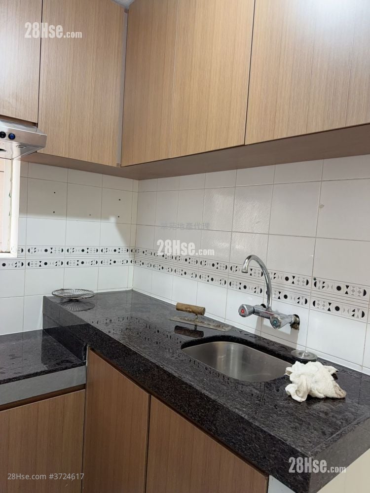 村屋 租盘 3 房 , 1 浴室 700 平方尺