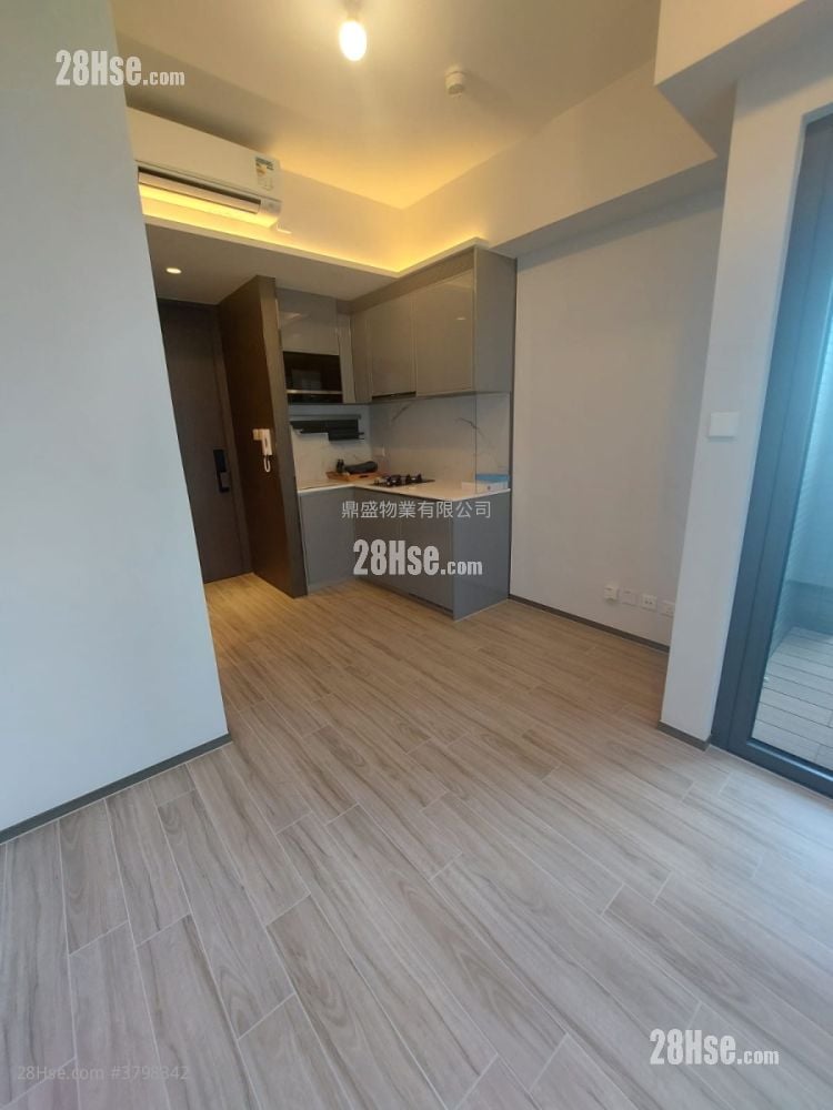 Novum Point Rental Studio , 1 Bathroom 181 ft²