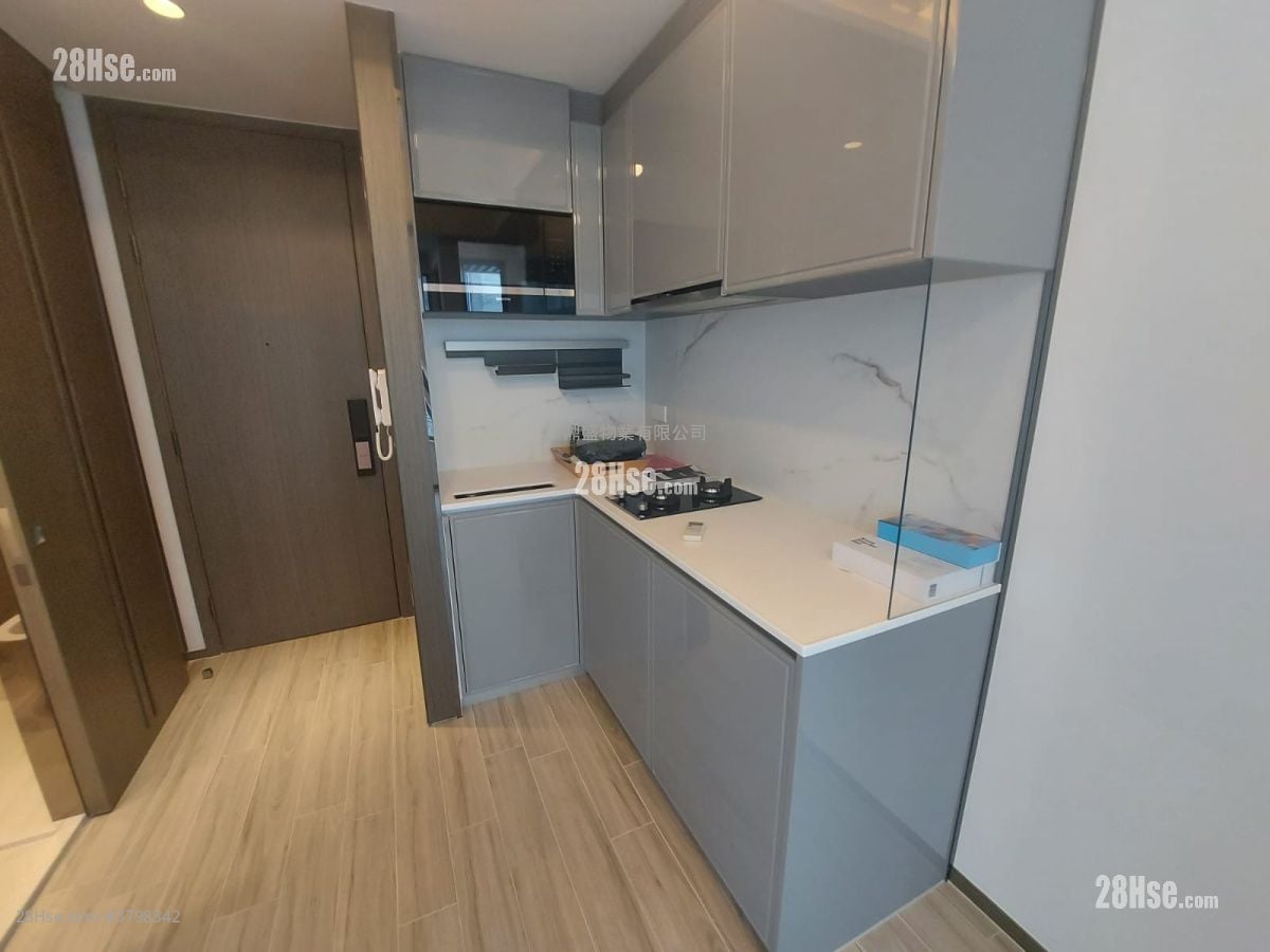 Novum Point Rental Studio , 1 Bathroom 181 ft²