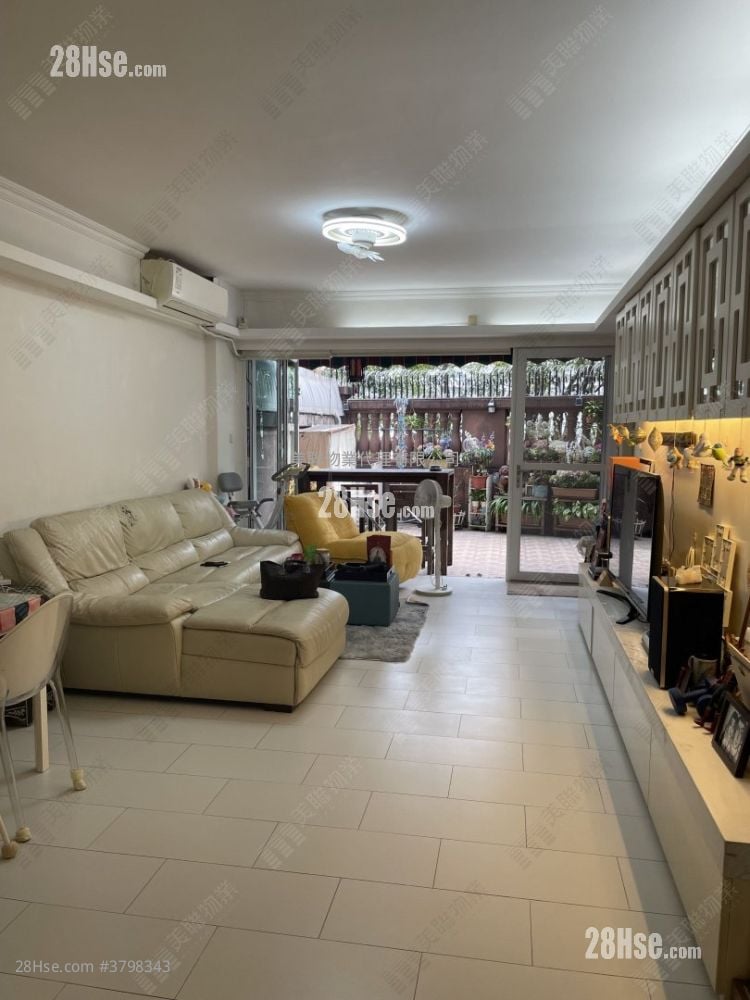 Monte Carlton Sell 3 Bedrooms , 2 Bathrooms 1,073 ft²