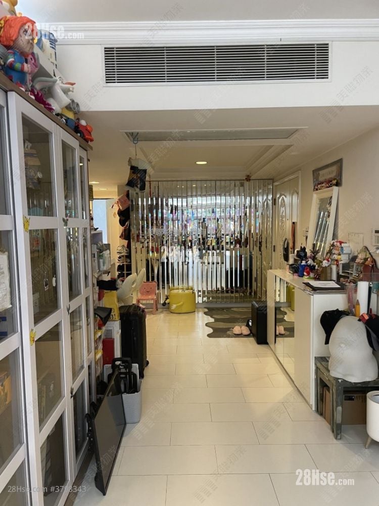 Monte Carlton Sell 3 Bedrooms , 2 Bathrooms 1,073 ft²