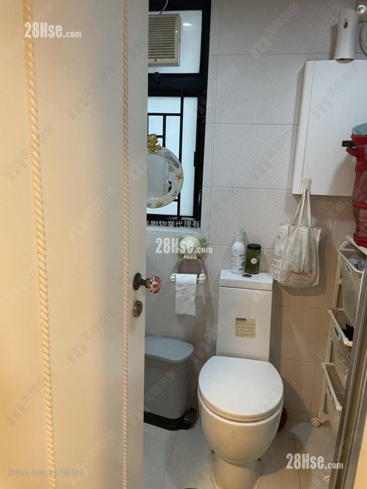 Monte Carlton Sell 3 Bedrooms , 2 Bathrooms 1,073 ft²