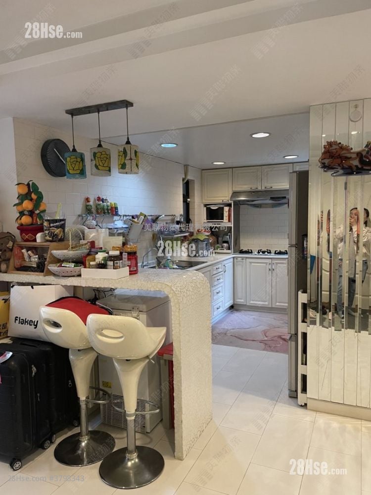 Monte Carlton Sell 3 Bedrooms , 2 Bathrooms 1,073 ft²