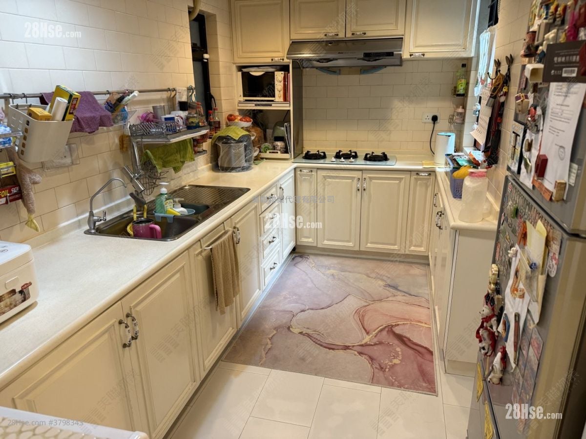 Monte Carlton Sell 3 Bedrooms , 2 Bathrooms 1,073 ft²