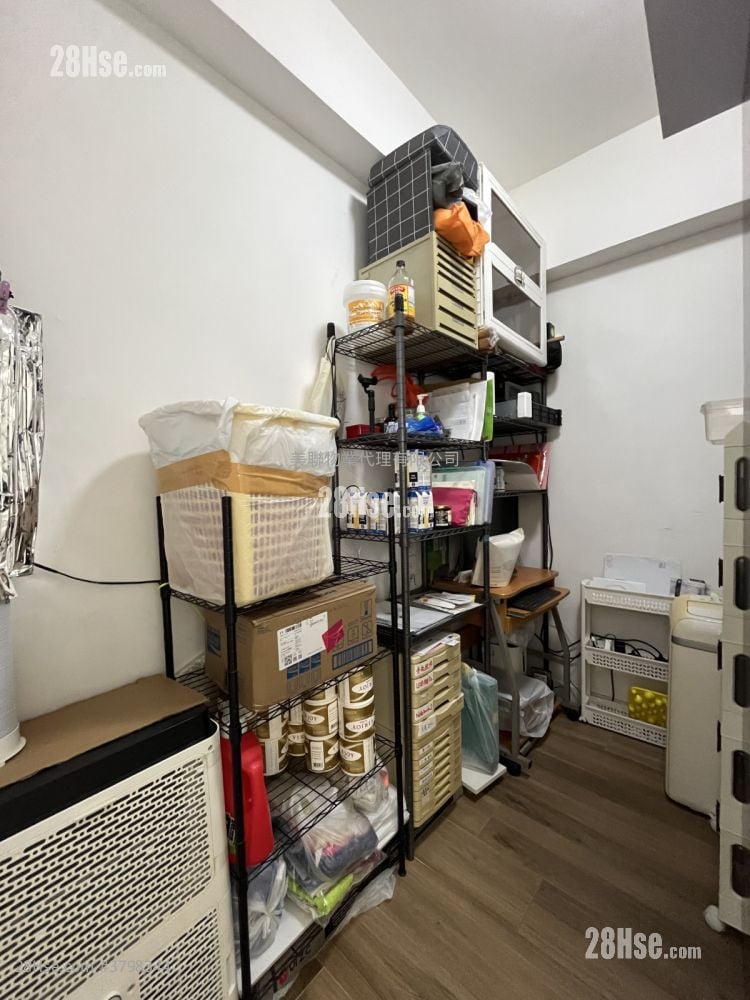 Kowloon Tong Mansion Sell 3 Bedrooms , 2 Bathrooms 1,074 ft²