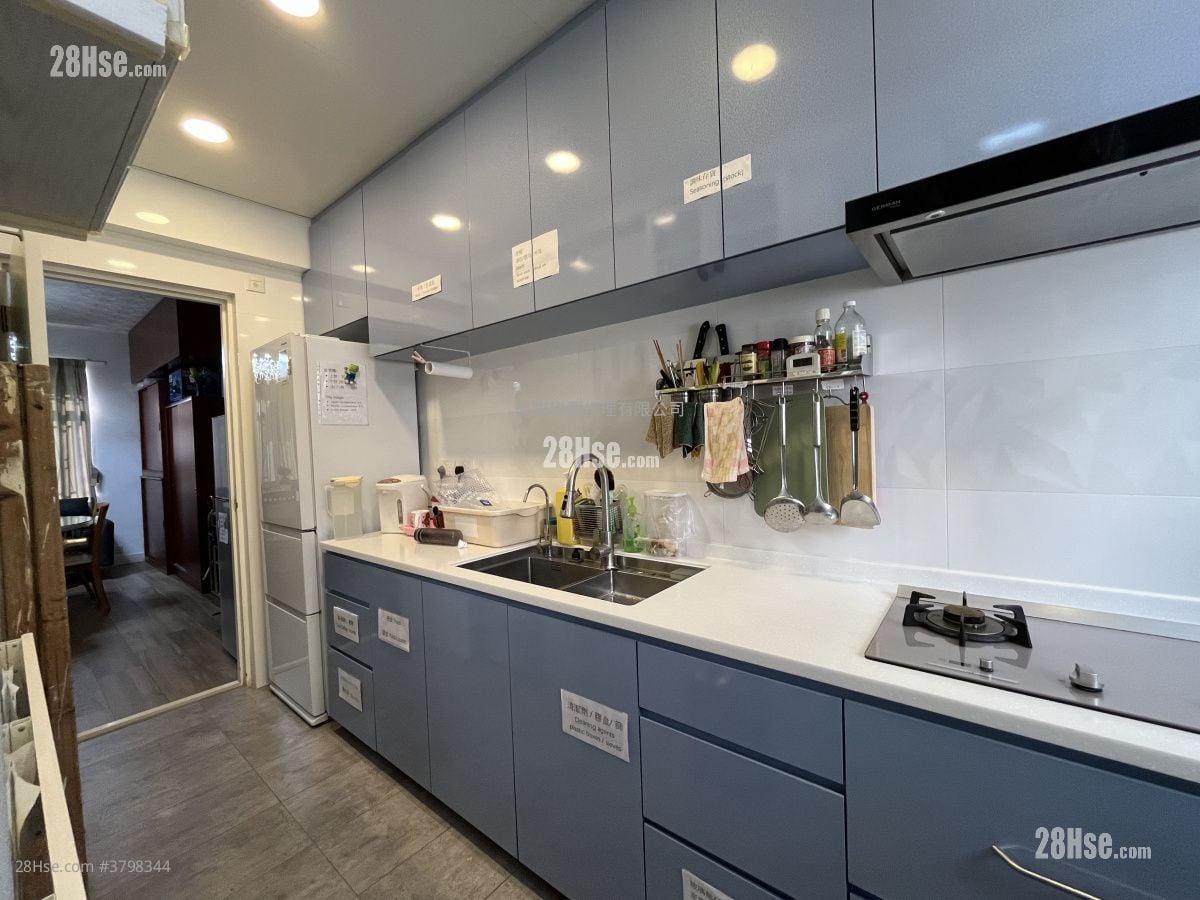 Kowloon Tong Mansion Sell 3 Bedrooms , 2 Bathrooms 1,074 ft²
