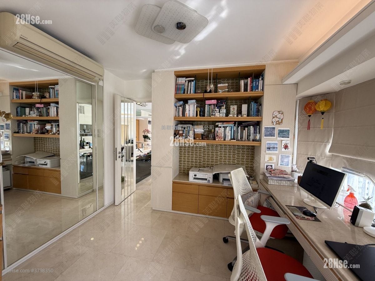 Parc Regal Sell 3 Bedrooms , 2 Bathrooms 676 ft²