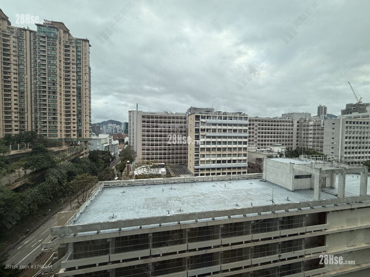 King's Park Villa Sell 3 Bedrooms , 2 Bathrooms 1,136 ft²