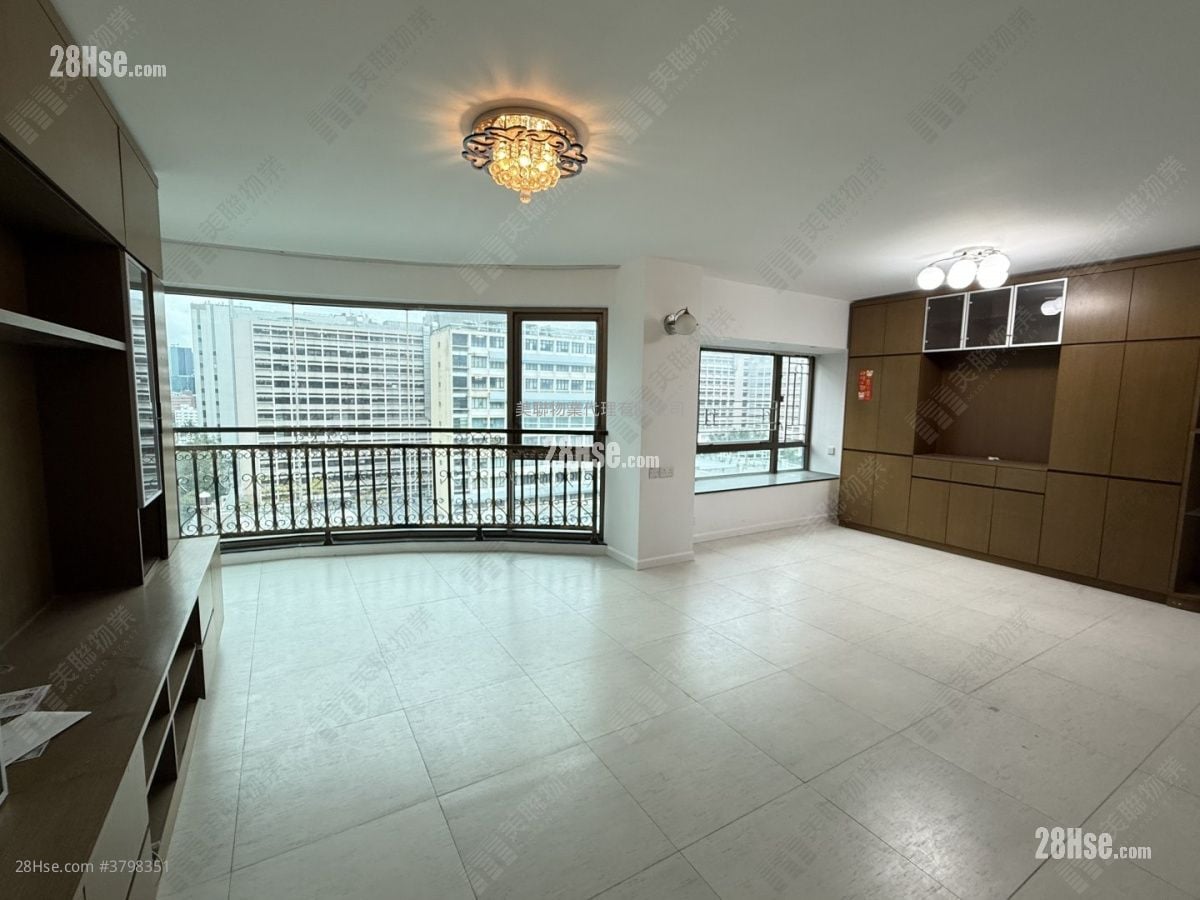 King's Park Villa Sell 3 Bedrooms , 2 Bathrooms 1,136 ft²