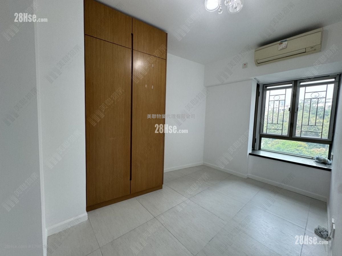 King's Park Villa Sell 3 Bedrooms , 2 Bathrooms 1,136 ft²