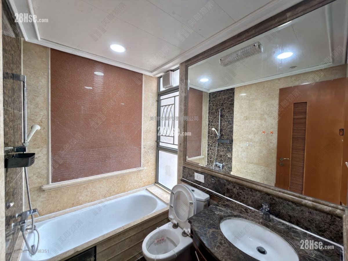 King's Park Villa Sell 3 Bedrooms , 2 Bathrooms 1,136 ft²