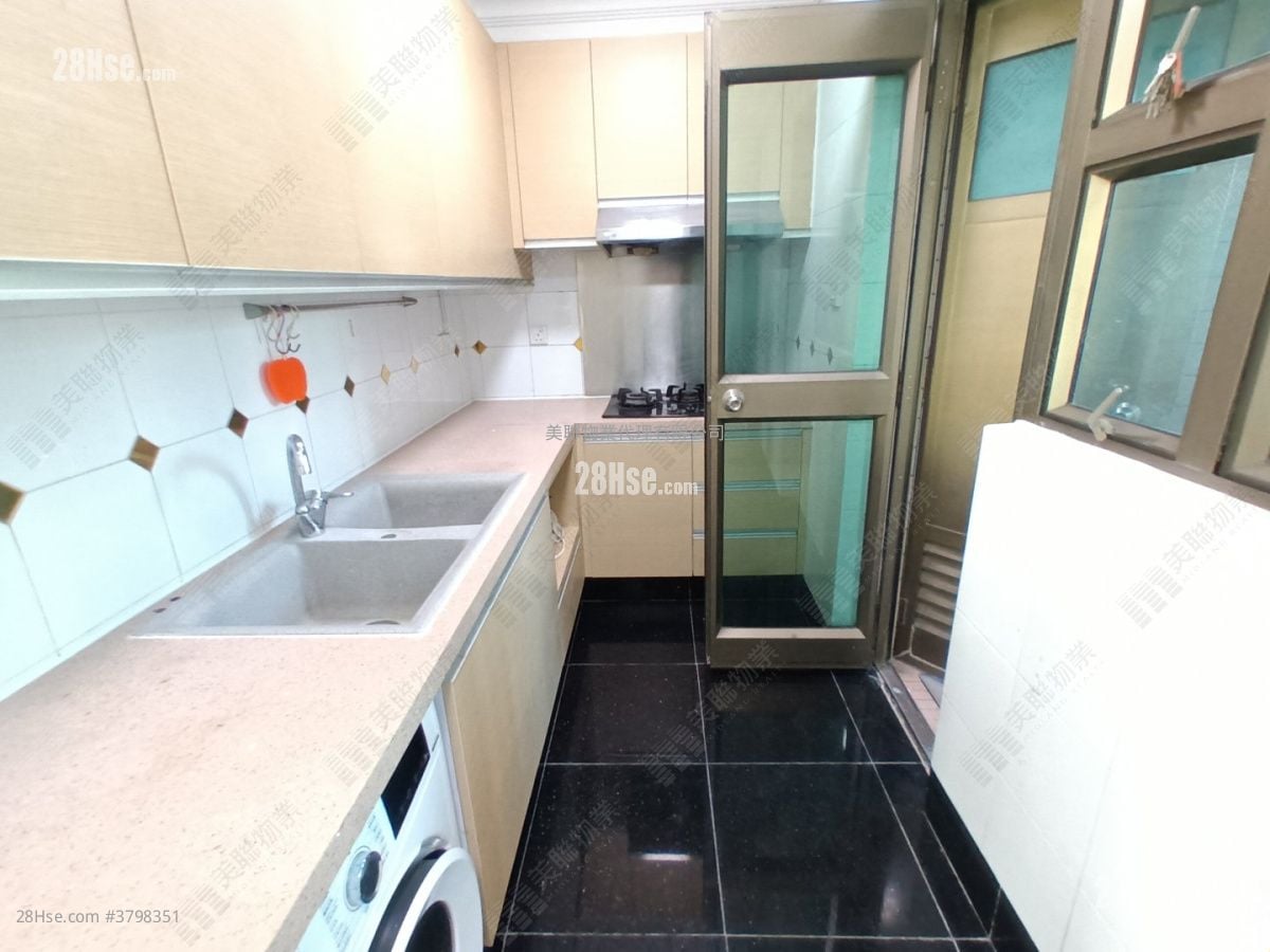 King's Park Villa Sell 3 Bedrooms , 2 Bathrooms 1,136 ft²