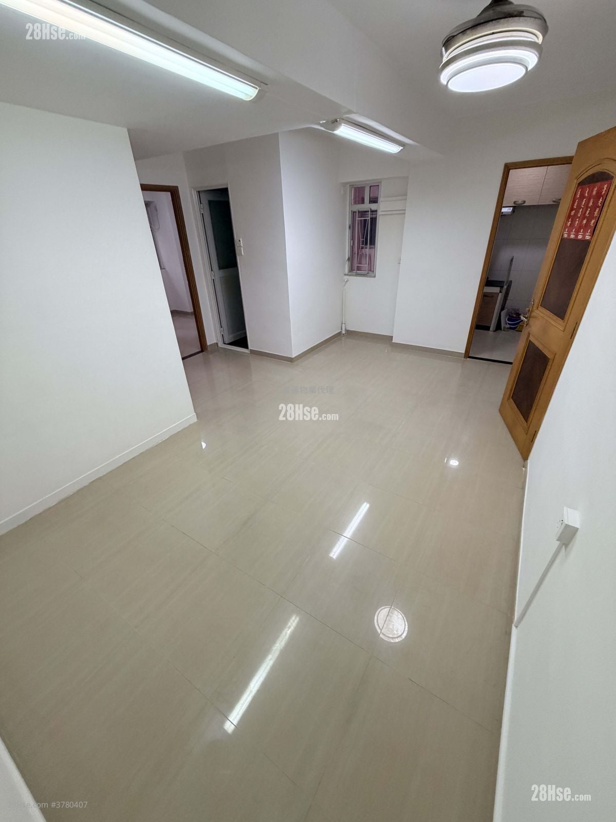 Appartment Rental 3 Bedrooms , 1 Bathroom 462 ft²