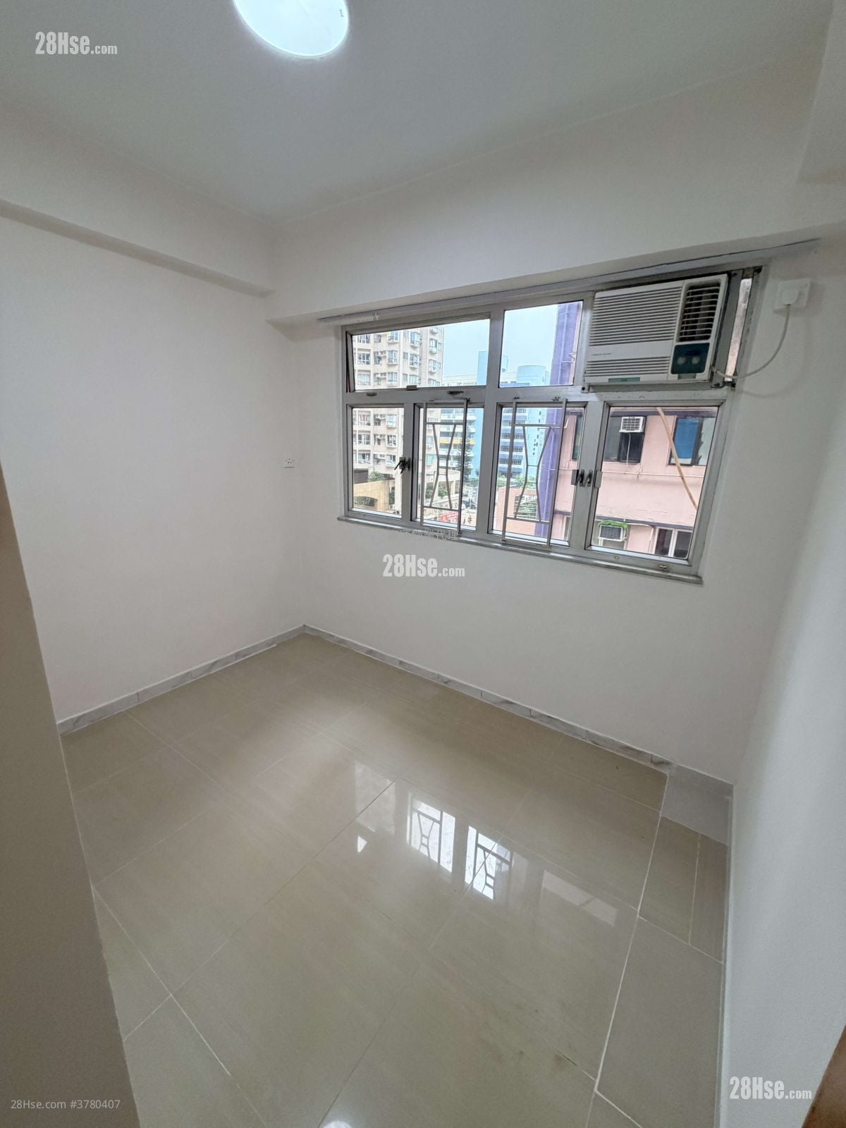 Appartment Rental 3 Bedrooms , 1 Bathroom 462 ft²