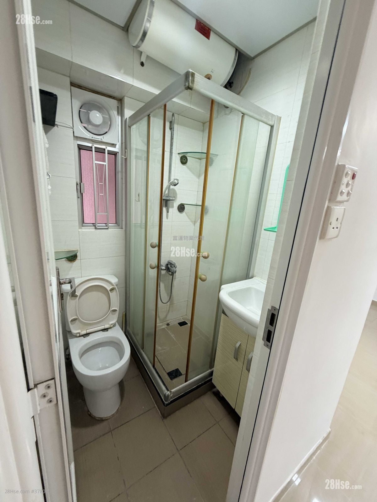 Appartment Rental 3 Bedrooms , 1 Bathroom 462 ft²