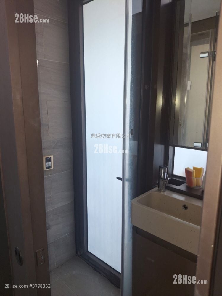 One Prestige Rental Studio , 1 Bathroom 193 ft²