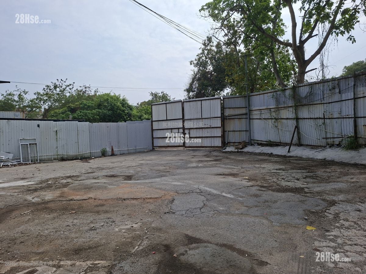 Land Rental 7,000 ft²