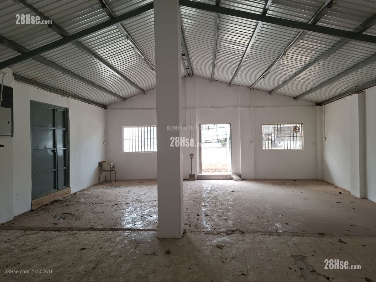 Land Rental 7,000 ft²