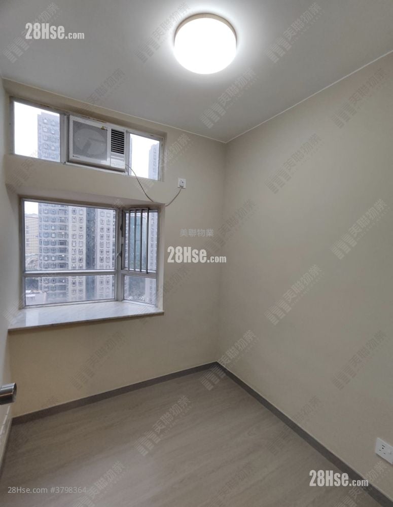 Riviera Gardens Rental 3 Bedrooms , 1 Bathroom 497 ft²