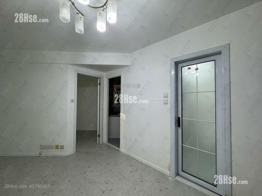 Cascades Sell 2 Bedrooms , 1 Bathroom 478 ft²