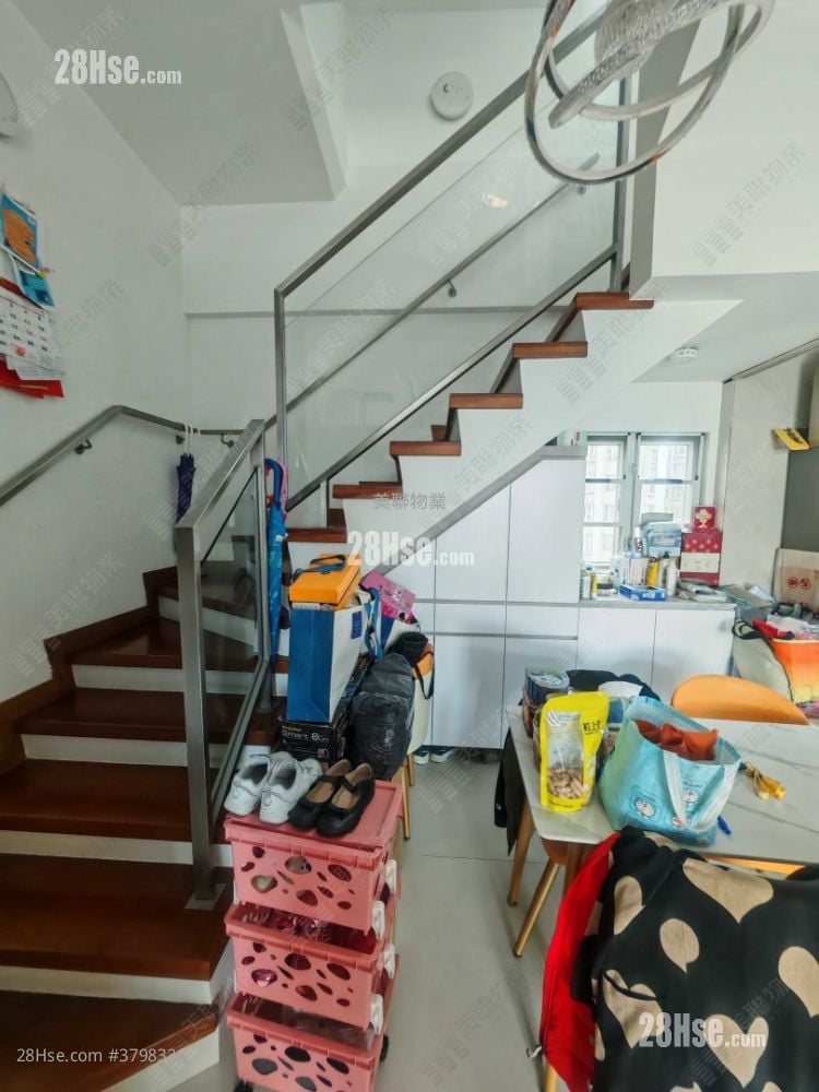 The Brand Sell 3 Bedrooms , 2 Bathrooms 738 ft²