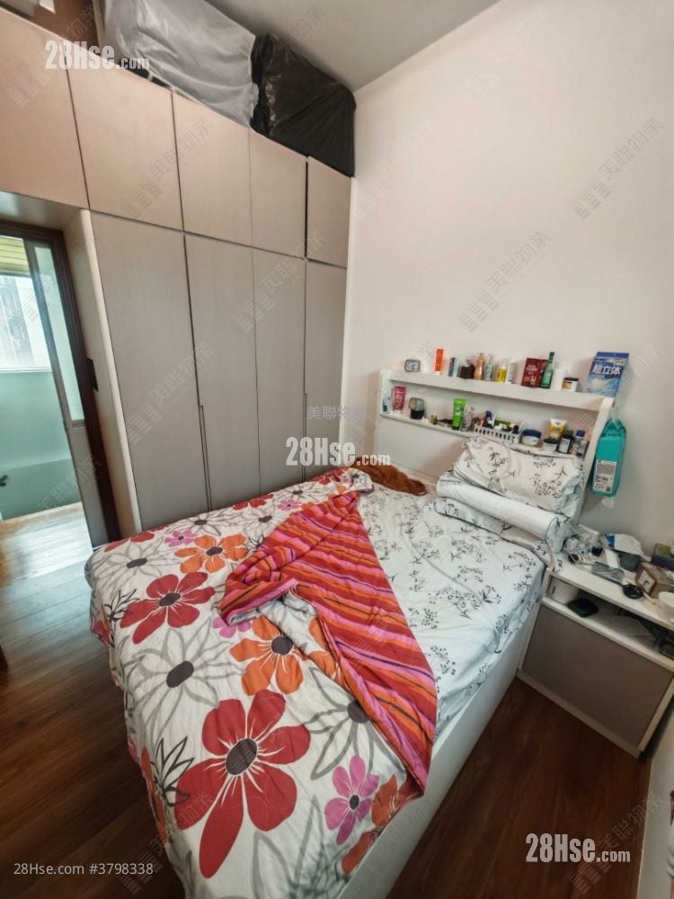 The Brand Sell 3 Bedrooms , 2 Bathrooms 738 ft²