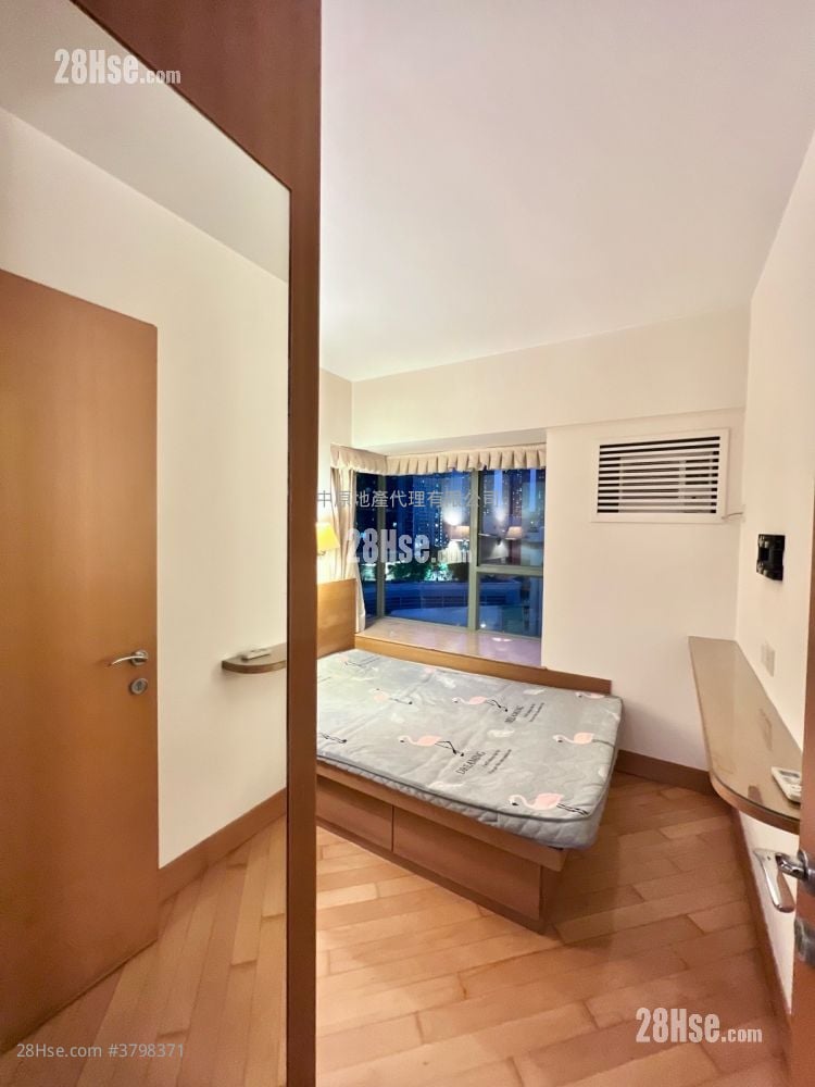 Aquamarine Sell 2 Bedrooms 494 ft²