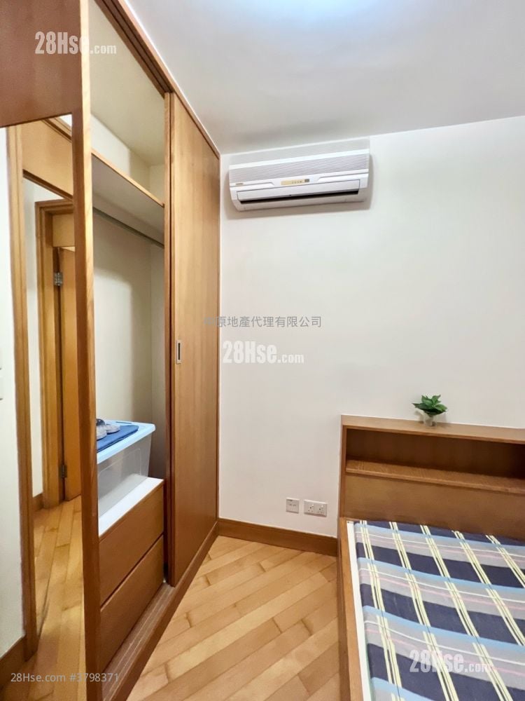 Aquamarine Sell 2 Bedrooms 494 ft²