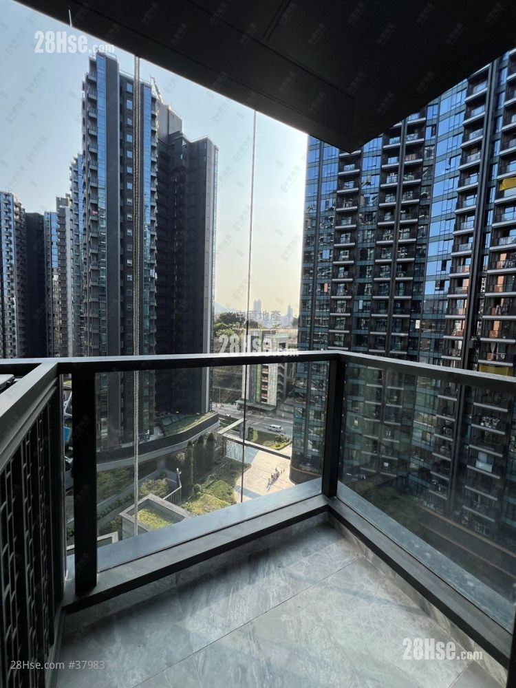 Onmantin Rental 3 Bedrooms , 3 Bathrooms 899 ft²