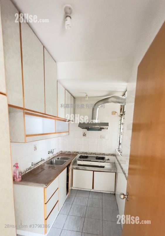 Metropolis Plaza Sell 3 Bedrooms 549 ft²