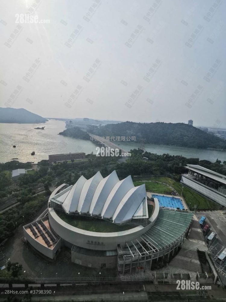 Tung Chung Crescent Sell 3 Bedrooms 813 ft²