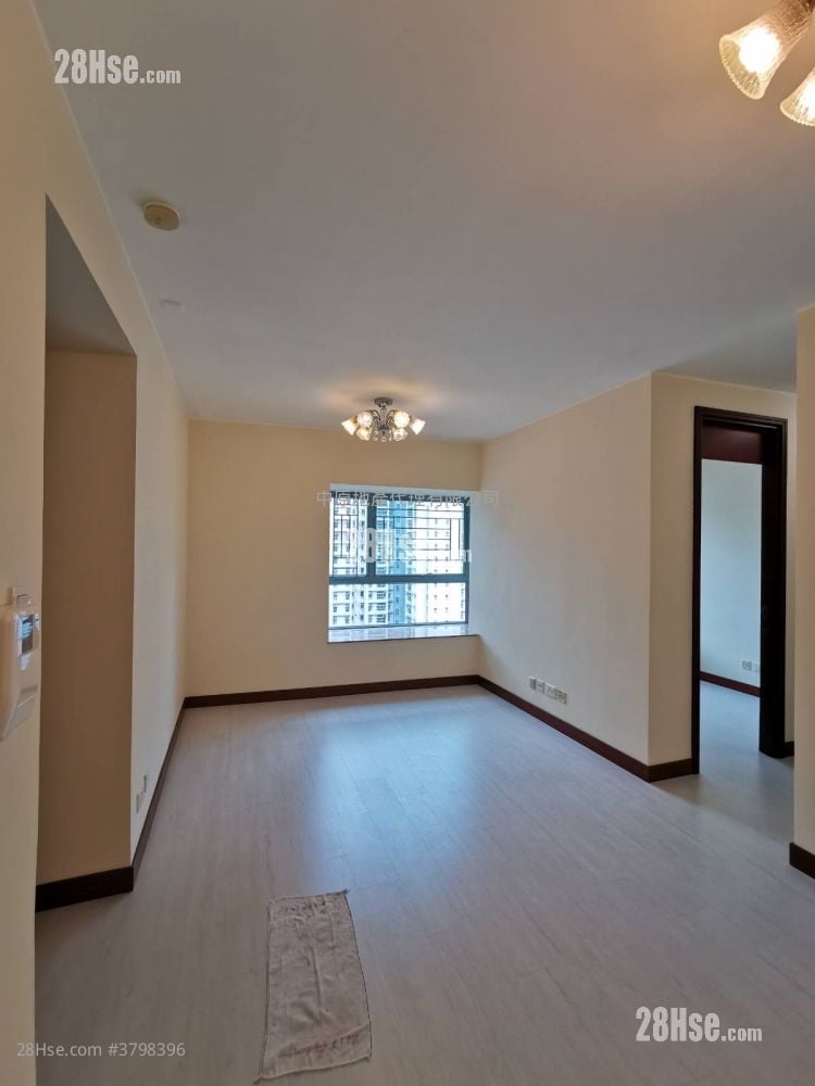 Aquamarine Sell 3 Bedrooms 581 ft²