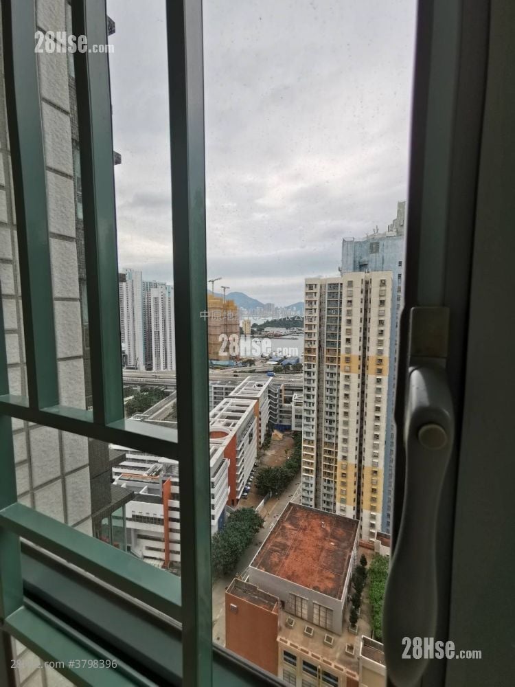 Aquamarine Sell 3 Bedrooms 581 ft²