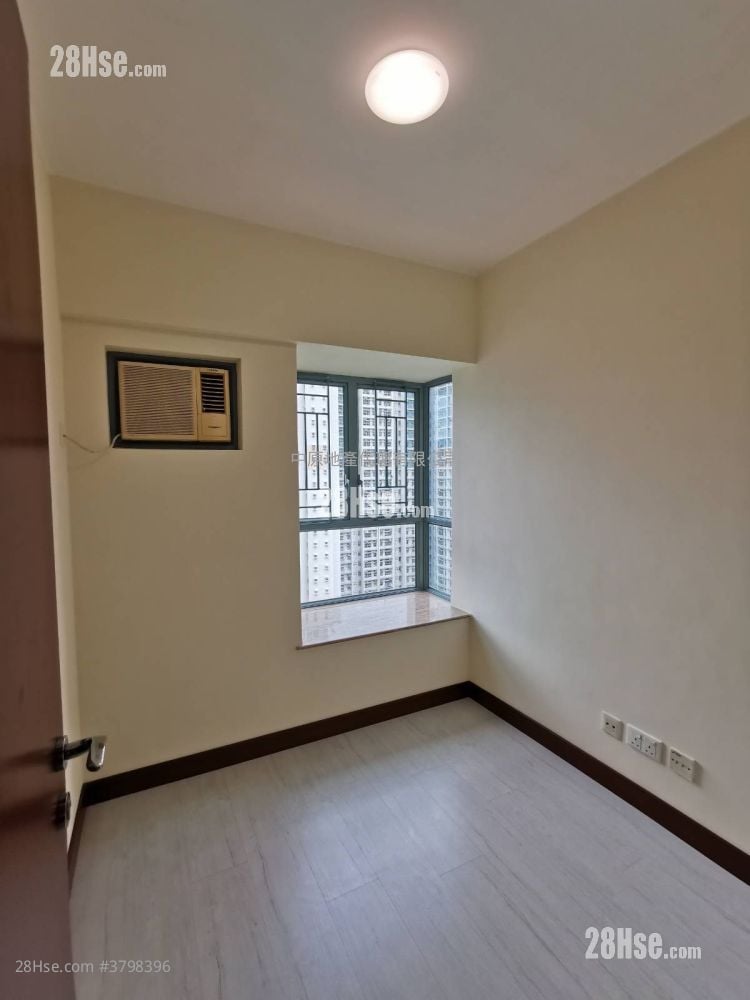 Aquamarine Sell 3 Bedrooms 581 ft²