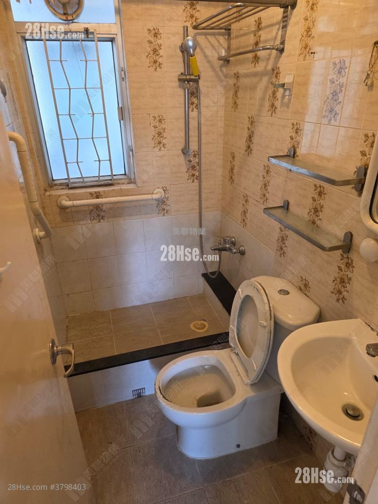 浴室: 沙田第一城 售盘 2 房 , 1 浴室 284 平方尺