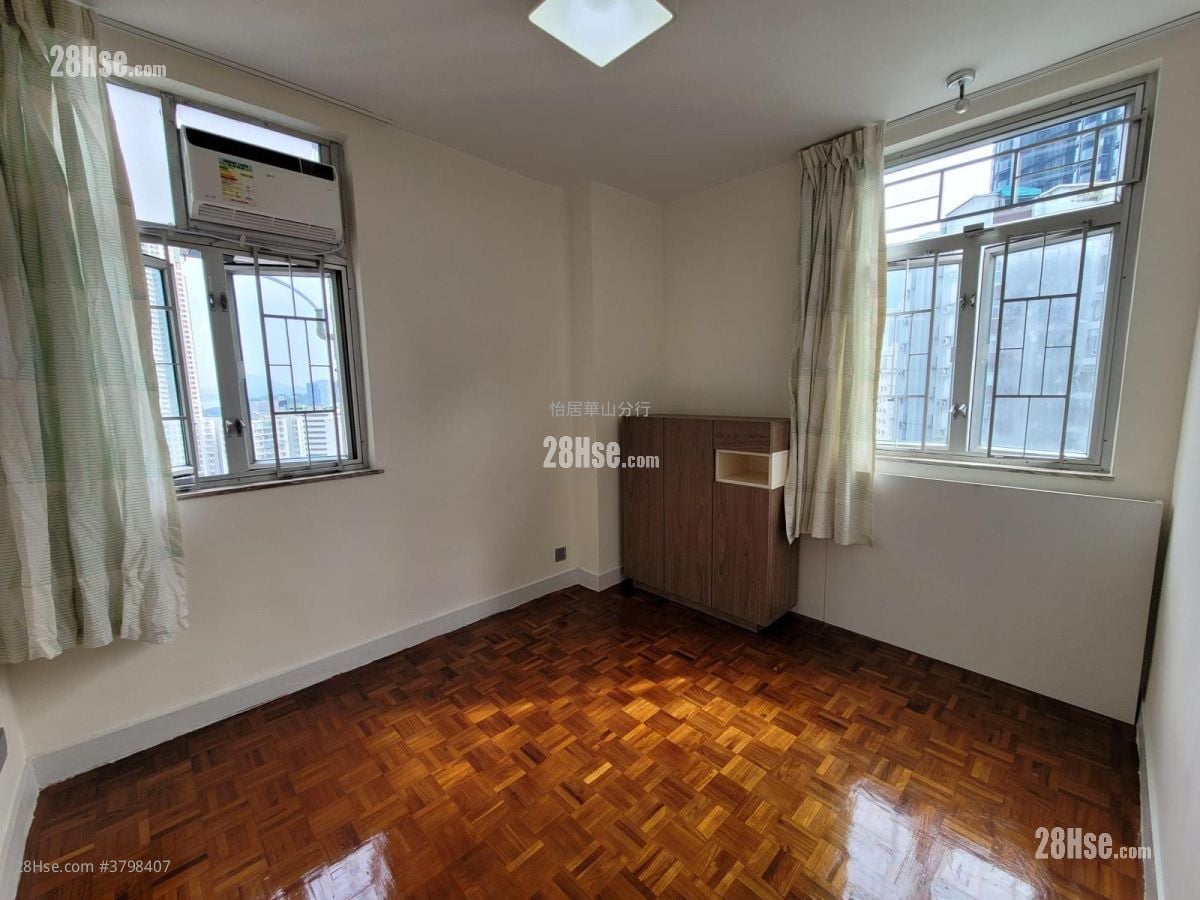 太古城 售盘 3 房 , 1 浴室 689 平方尺