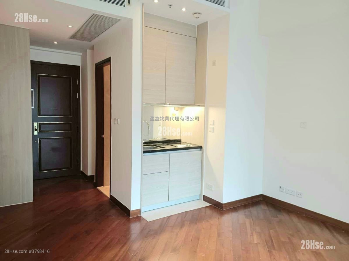 The Avenue Rental Studio , 1 Bathroom 339 ft²