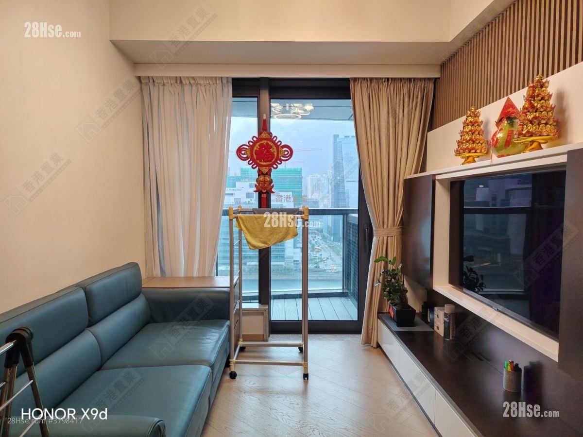 One Victoria Rental 2 Bedrooms , 1 Bathroom 564 ft²