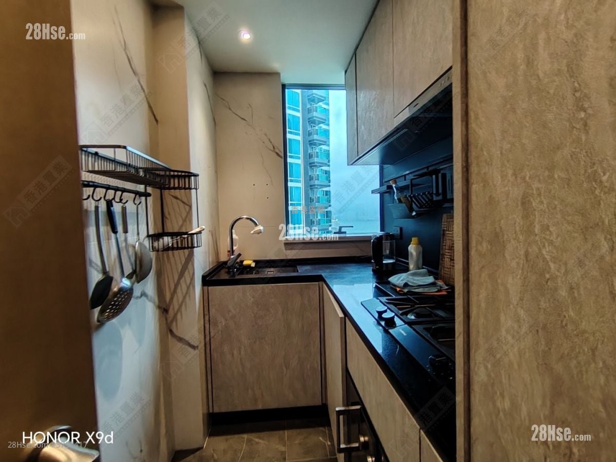 One Victoria Rental 2 Bedrooms , 1 Bathroom 564 ft²