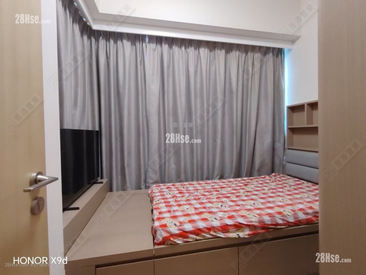 One Victoria Rental 2 Bedrooms , 1 Bathroom 564 ft²