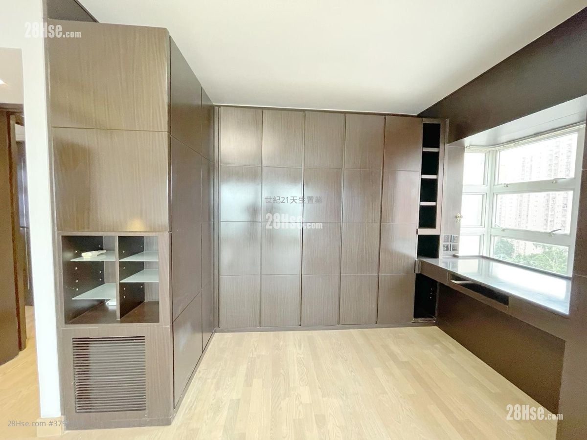 Palm Beach Sell 4 Bedrooms , 2 Bathrooms 1,603 ft²