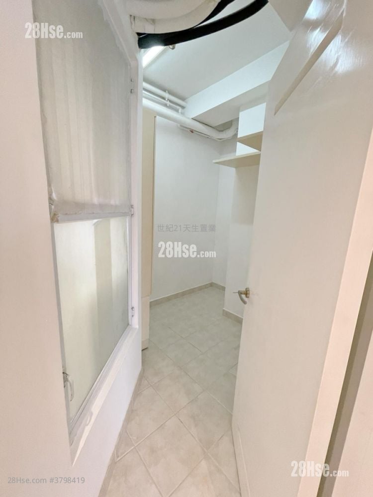 Palm Beach Sell 4 Bedrooms , 2 Bathrooms 1,603 ft²