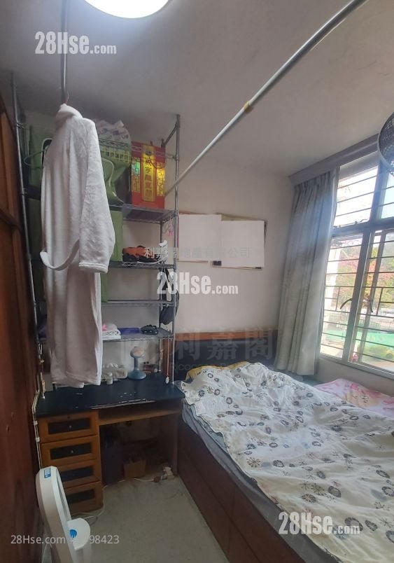 华明邨 售盘 1 房 , 1 浴室 443 平方尺