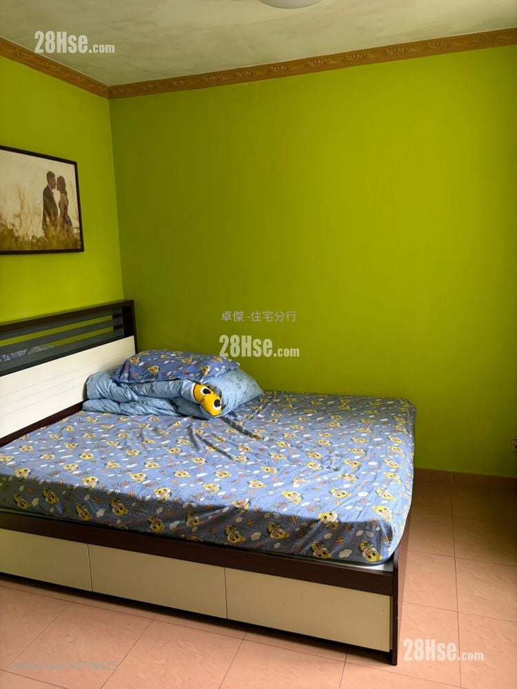 Ning Fung Court Sell 3 Bedrooms , 2 Bathrooms 650 ft²