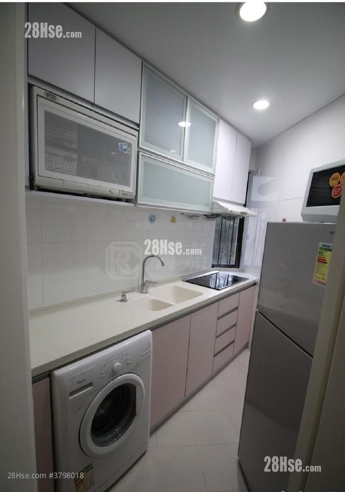 Kornhill Sell 3 Bedrooms , 2 Bathrooms 668 ft²