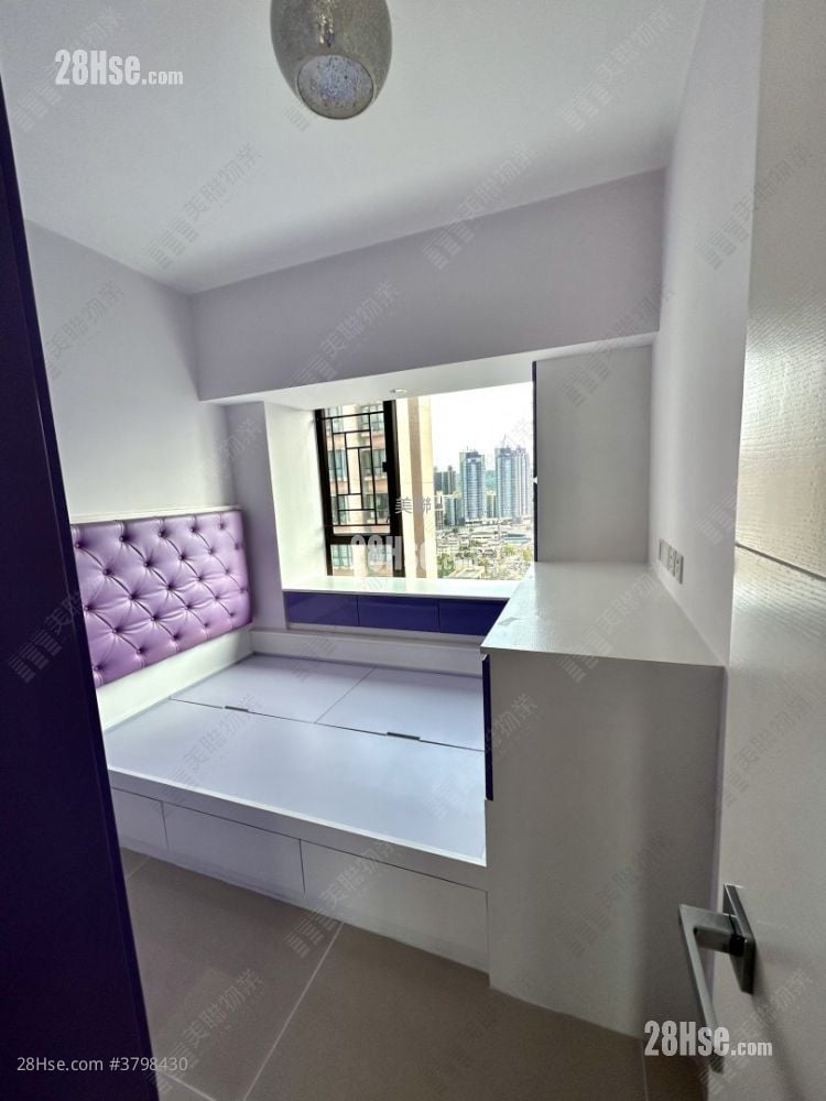 Hop Yick Plaza Sell 3 Bedrooms , 3 Bathrooms 828 ft²