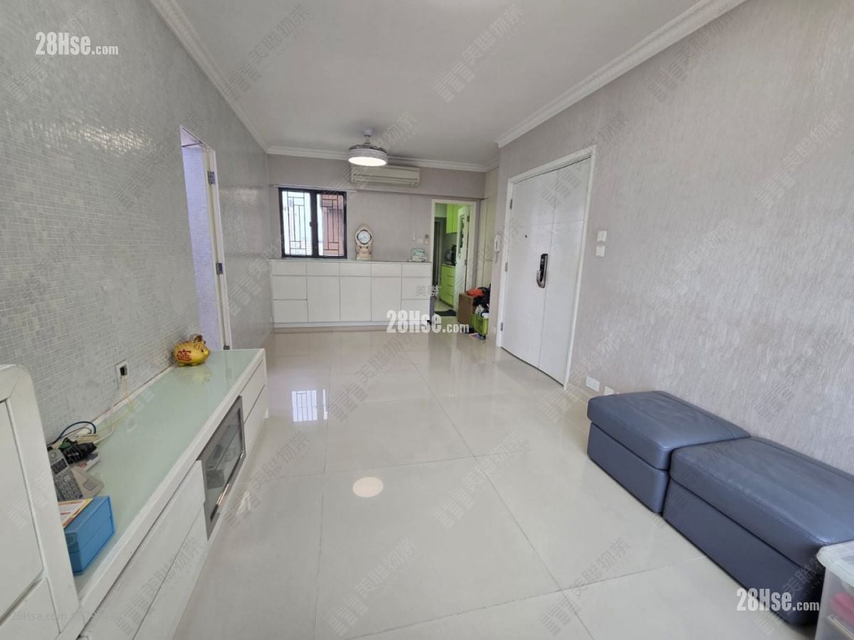 Hop Yick Plaza Sell 3 Bedrooms , 3 Bathrooms 828 ft²